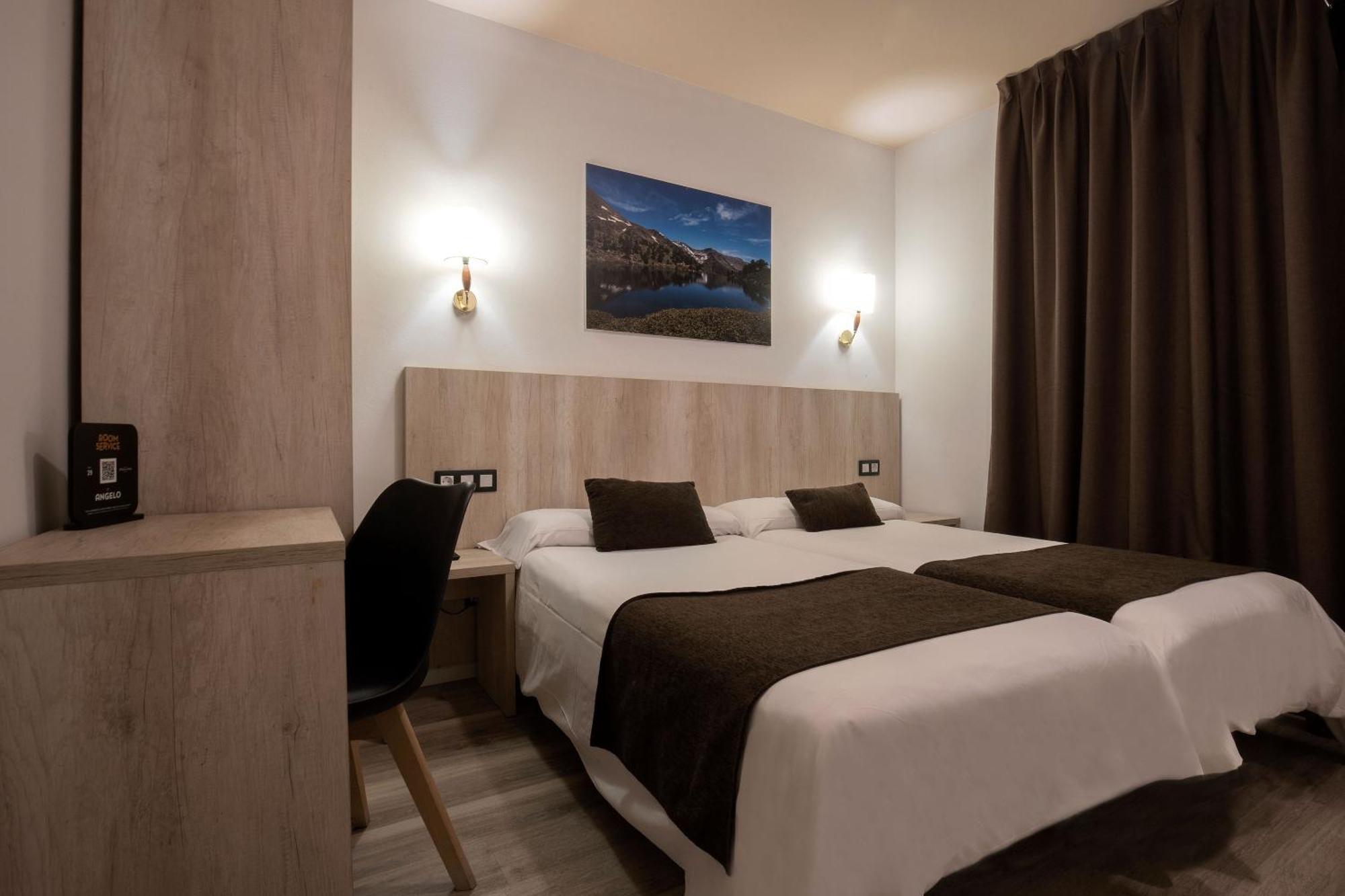 Hotel Marco Polo La Massana Habitación foto